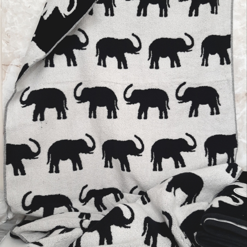 Common Thread Decorative Elephant Bath Towel Hand Towel Set